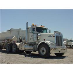 KENWORTH W-900B T/A HEAVY HAUL TRUCK TRACTOR, s/n 1XKWDB0X7VR757993: