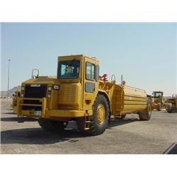 CATERPILLAR 621G 8000 GALLON T/A WATER WAGON, s/n ALP00133: