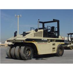 INGERSOLL-RAND PT240R 8 WHEEL PNEUMATIC ROLLER, s/n O15: