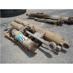 ASSORTED HYDRAULIC CYLINDERS