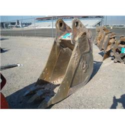 24 IN BUCKET W/ TEETH FOR CASE 9045