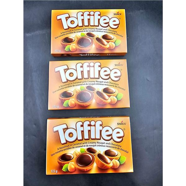 Toffifee Hazelnut in Caramel with Creamy Nougat and Chocolate(3 x 123g)