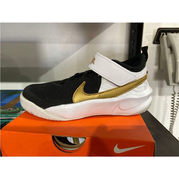 Nike Team Hustle D10 (PS) Youth Size 13c