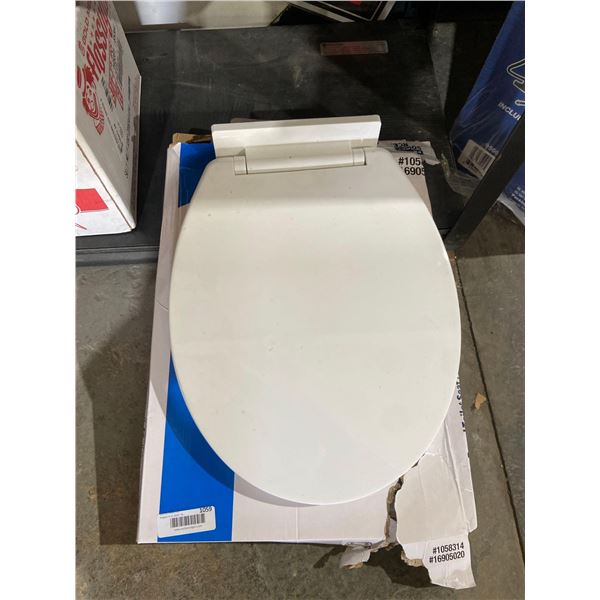 Project Source Round Toilet Seat White Finish 16.65"