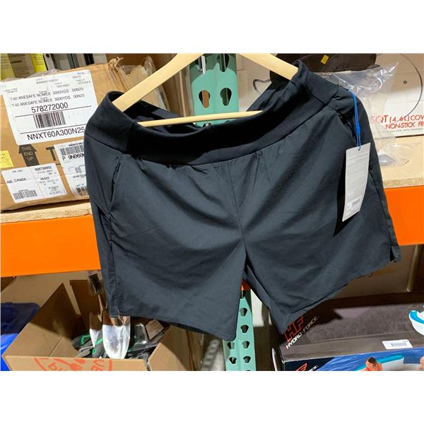 FWD Womens 7" Training Short Black Beauty Size Medium