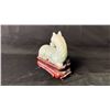 Image 4 : JADE HORSE WITH STAND