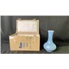 Image 1 : BLUE LONG NECK VASE WITH CASE 8"
