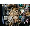 Image 3 : MISC. COSTUMER JEWELRY