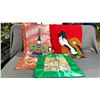 Image 1 : 3 ASSORTED JAPANESE TAPESTRY'S