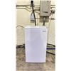 Image 1 : SYLVANIA MINI FRIDGE