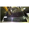 Image 2 : WHIRLPOOL GLASS TOP STOVE WITH  OVEN