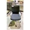 Image 2 : ROLLING OFFICE CHAIR