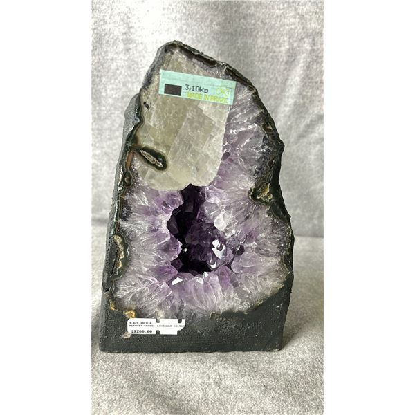 AMETHYST GEODE 3.1KG APPROX 7.9" LISTED RETAIL $2200