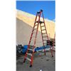 Image 2 : LOUISVILLE 12' ALUMINUM STEP LADDER (DAMAGED)