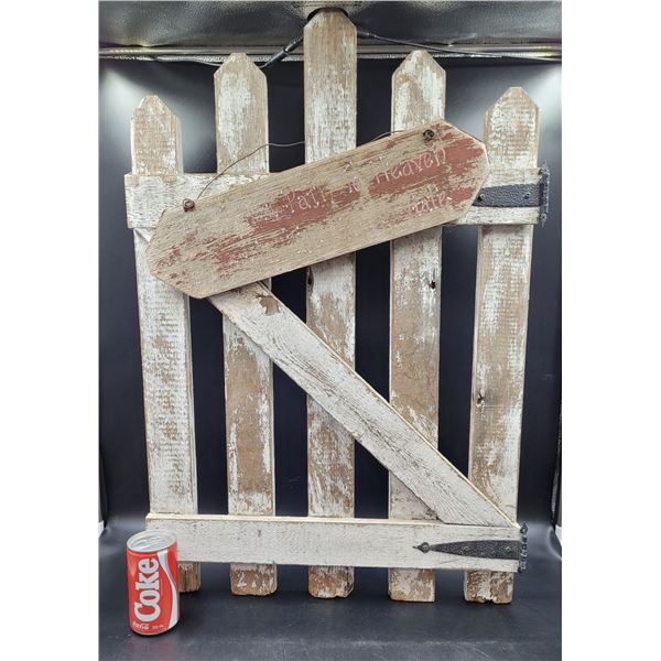 Rustic Gate Garden Décor