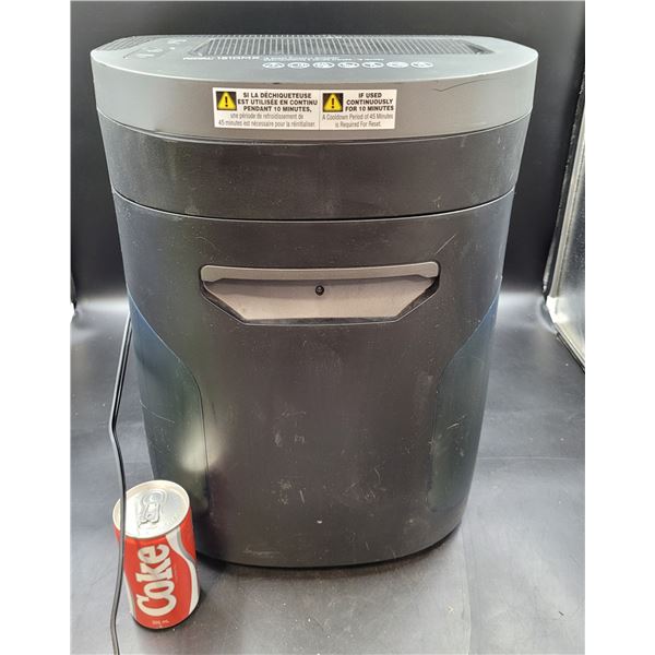 Royal 1510MX Paper Shedder (working)