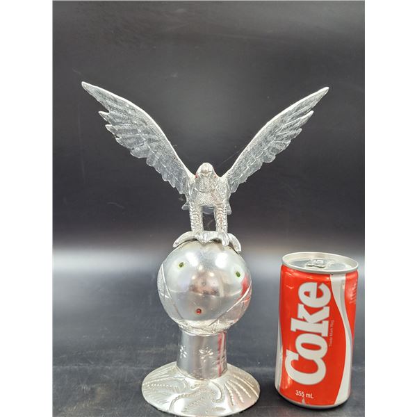 Vintage Metal Eagle on Globe Décor