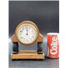 Image 1 : Small Vintage Mantle Windup Clock
