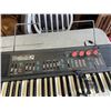 Image 2 : RYTHMIC 10 PORTABLE ELECTRIC KEYBOARD