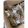 Image 2 : 40 NEW 12 PACKS OF DINO TOYS