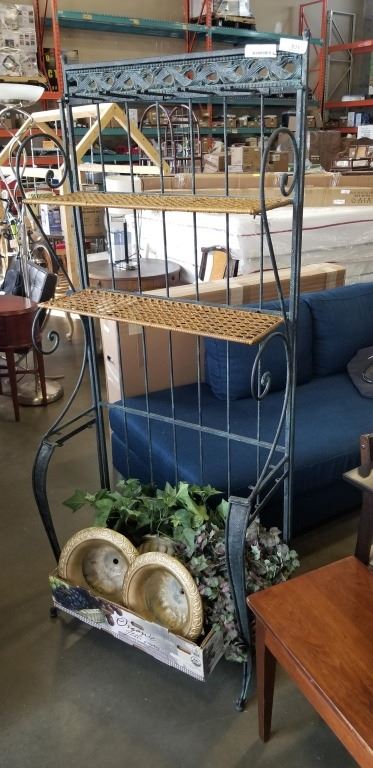 DECORATIVE PLANT STAND/ GARDEN RACK AND TRAY OF ARTIFICAL PLANTS AND POTS