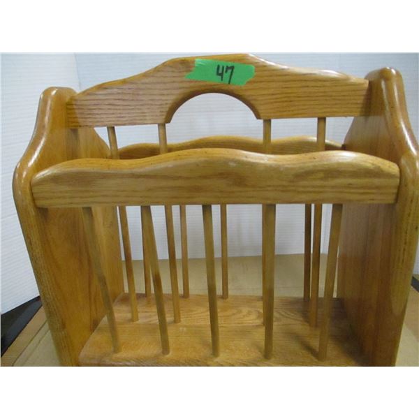 WOODEN MAGAZINE RACK