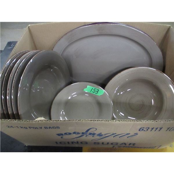 BOX C/W DISHWARE SET (NO CUPS)