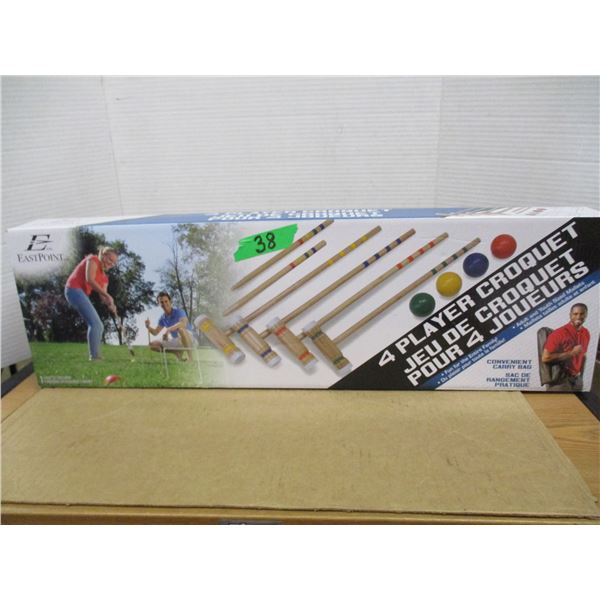 ESTATE (NEW):  4 PLAYER CROQUET SET IN ORIGINAL BOX (MSRP $49.99)