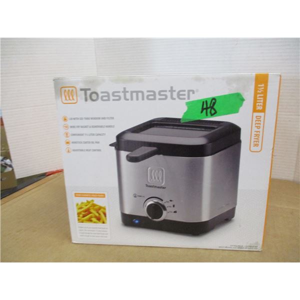 ESTATE (NEW):  TOASTMASTER DEEP FRYER (1.5L) IN ORIGINAL BOX