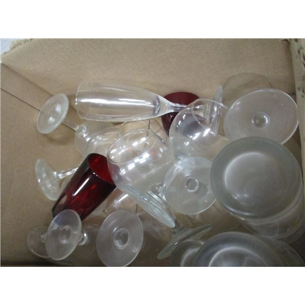 ESTATE:  BOX C/W ASSORTED GLASSES