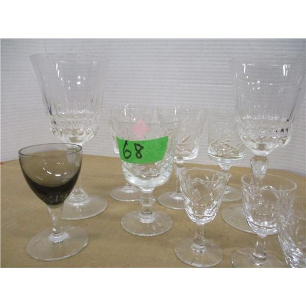 ESTATE:  BOX C/W CRYSTAL GLASSWARE