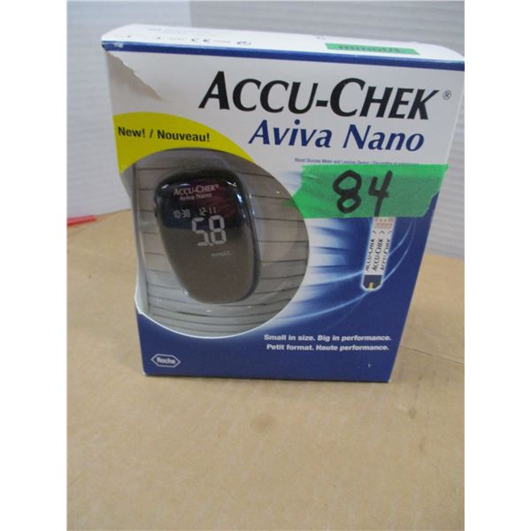 ESTATE (NEW):  ACCU-CHEK GLUCOSE METER IN ORIGINAL BOX