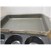 Image 2 : ESTATE:  CAKE PAN, RACK & MUFFIN TIN