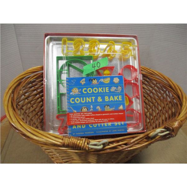 ESTATE:  BASKET & COOKIE BAKE SET