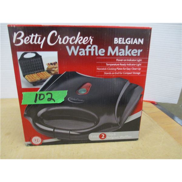 ESTATE/NEW:  BETTY CROCKER BELGIAN WAFFLE MAKER IN ORIGINAL BOX