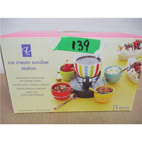 ESTATE/NEW:  ICE CREAM SUNDAE STATION IN ORIGINAL BOX