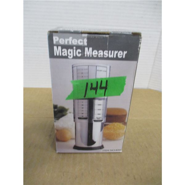 ESTATE:  PERFECT MAGIC MEASURER IN ORIGINAL BOX