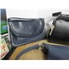 Image 3 : BOX C/W 4 LADIES HAND BAGS
