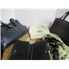 Image 1 : BOX C/W 5 LADIES HAND BAGS