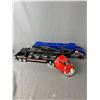 Image 2 : Lot Of Assorted Die Cast Vehicles & 2 Hot Wheels Transport Carriers