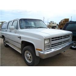 CHEVROLET K20 4 X 4 SUBURBAN s/n 1G8GK26M8GF180473: