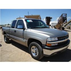 CHEVROLET 2500LS EXTENDED CAB PICKUP s/n 1GCFC29U6YZ169580: