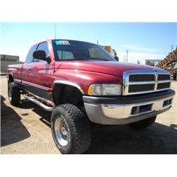 DODGE RAM 2500SLT LARAMIE 4 X 4 QUAD CAB PICKUP s/n 1B7KF2364WJ174871: