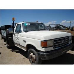 FORD F350 FLATBED TRUCK s/n 1FDKF37H2KKA88413: