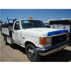 FORD F350 FLATBED TRUCK s/n 1FDKF37LXHKA82517: