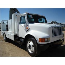 INTERNATIONAL 4700 S/A FUEL & LUBE TRUCK s/n 1HTSLPLM5PH504811: