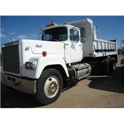 MACK RWS788LST T/A DUMP TRUCK s/n 1M2V215Y5EM001807: