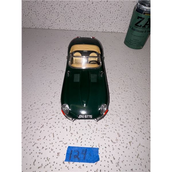Bburago Jaguar E Cabriolet 1961 Die Cast Metal Car