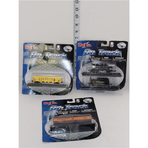 Sealed Lot of 3 Maisto Trains Diecast on Track