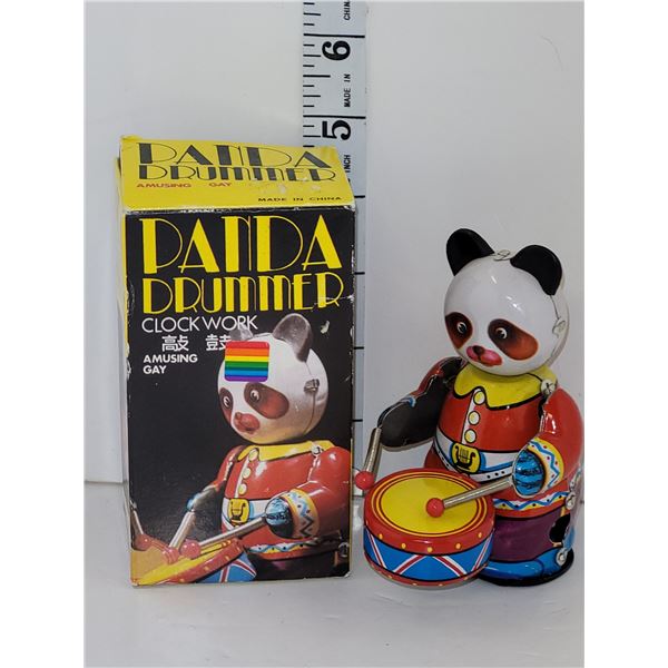 Vintage Amusing Gay Tin Wind-up Panda Bear Drummer with Key (Like new in Box)